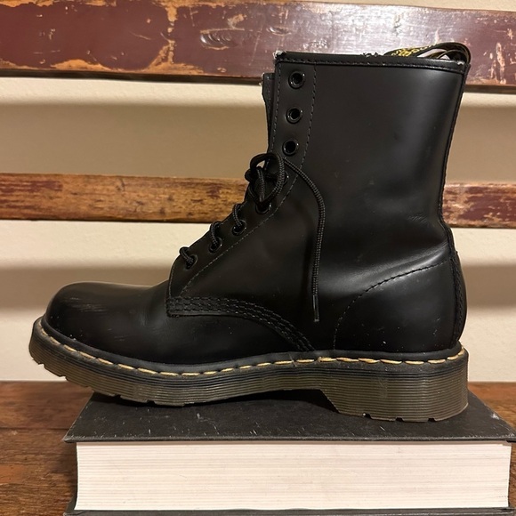 Dr. Martens 1460 Black Smooth Leather Lace Up Boots 8 Hole Classic Military Docs - Picture 3 of 14